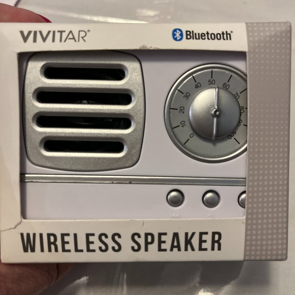 Vivitar Wireless Speaker - Bluetooth -Mini Radio White New in Box